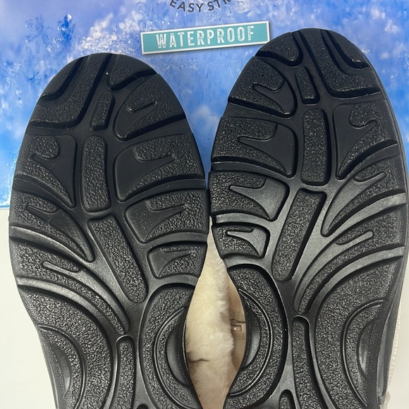 Easy Street Easy Dry Cuddle Waterproof Boots - Picture 16 of 16